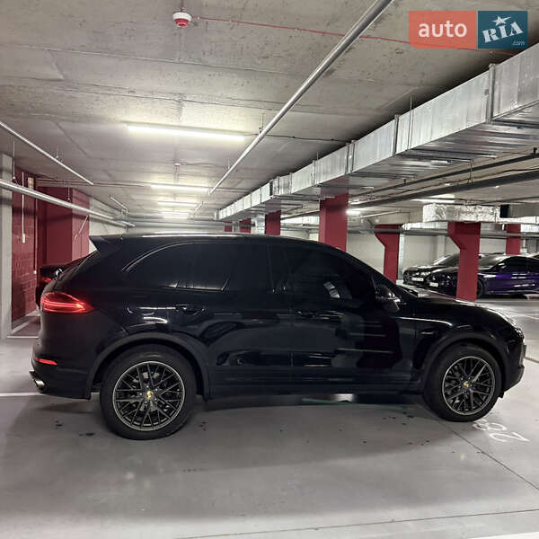 Внедорожник / Кроссовер Porsche Cayenne 2014 в Днепре