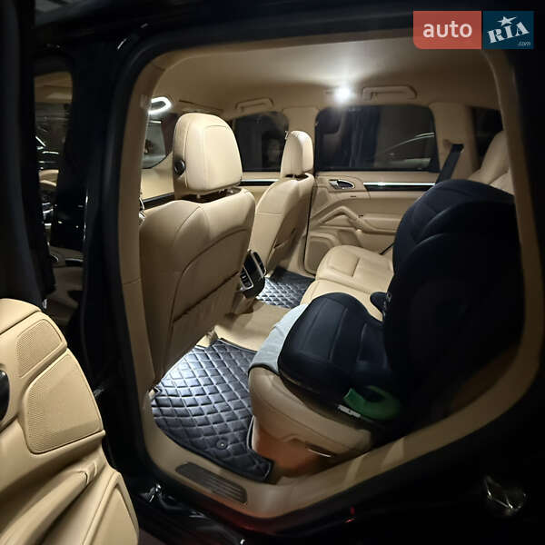 Внедорожник / Кроссовер Porsche Cayenne 2014 в Днепре