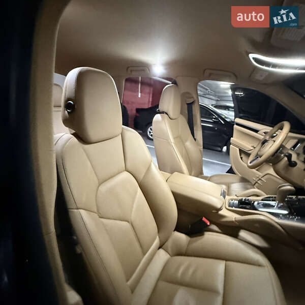 Внедорожник / Кроссовер Porsche Cayenne 2014 в Днепре