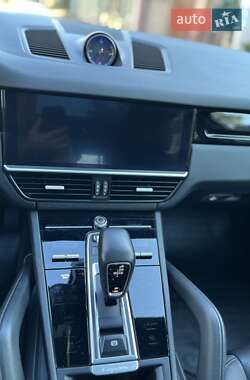 Внедорожник / Кроссовер Porsche Cayenne 2018 в Львове