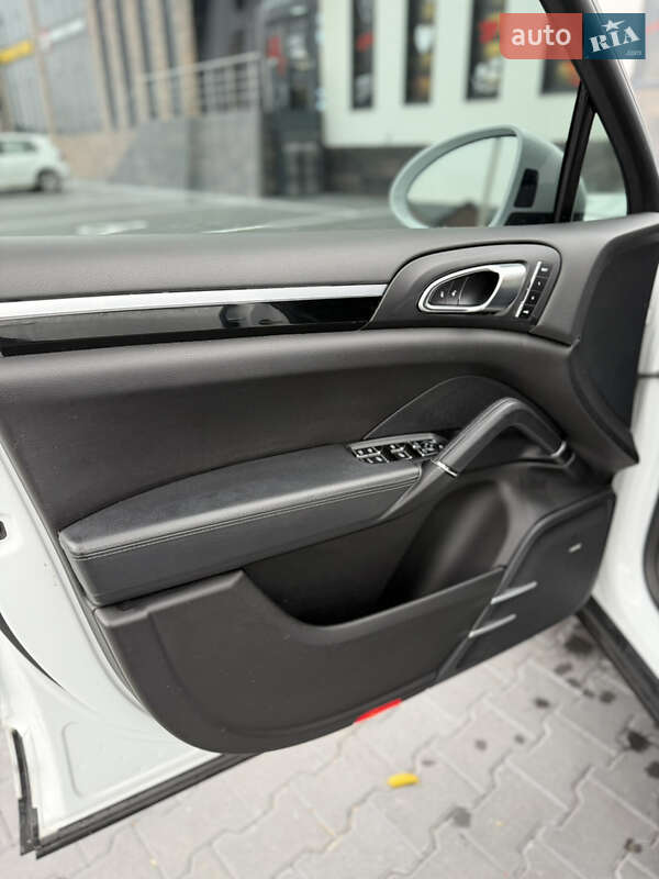 Внедорожник / Кроссовер Porsche Cayenne 2017 в Виннице фото 9 Внедорожник / Кроссовер Porsche Cayenne 2017 в Виннице