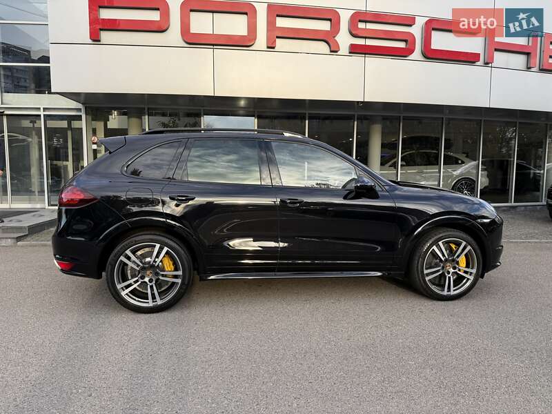 Позашляховик / Кросовер Porsche Cayenne 2013 в Дніпрі