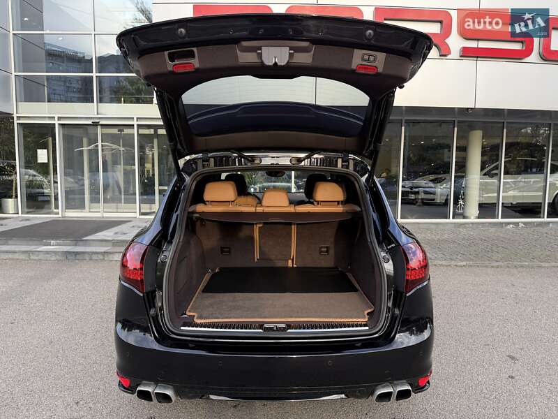 Позашляховик / Кросовер Porsche Cayenne 2013 в Дніпрі