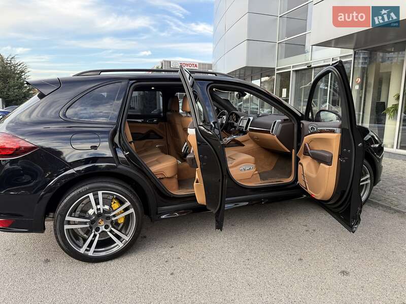 Позашляховик / Кросовер Porsche Cayenne 2013 в Дніпрі