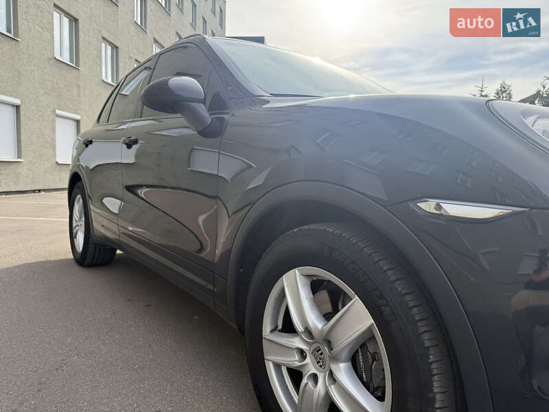 Внедорожник / Кроссовер Porsche Cayenne 2011 в Киеве