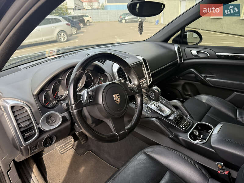 Внедорожник / Кроссовер Porsche Cayenne 2011 в Киеве