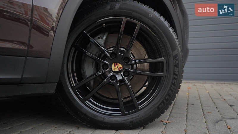 Позашляховик / Кросовер Porsche Cayenne 2018 в Львові