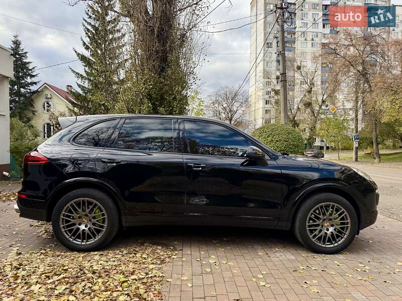 Внедорожник / Кроссовер Porsche Cayenne 2016 в Киеве фото 12 Внедорожник / Кроссовер Porsche Cayenne 2016 в Киеве