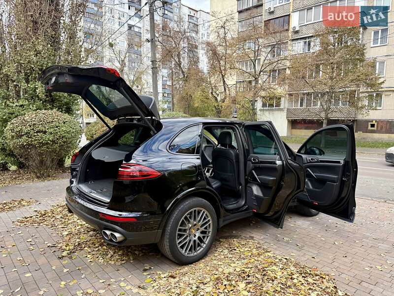 Внедорожник / Кроссовер Porsche Cayenne 2016 в Киеве фото 33 Внедорожник / Кроссовер Porsche Cayenne 2016 в Киеве