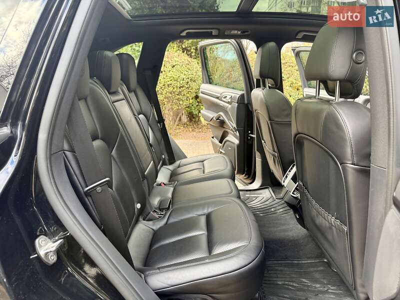 Внедорожник / Кроссовер Porsche Cayenne 2016 в Киеве фото 43 Внедорожник / Кроссовер Porsche Cayenne 2016 в Киеве