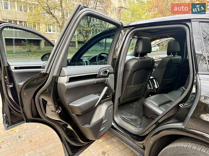 Внедорожник / Кроссовер Porsche Cayenne 2016 в Киеве фото 46 Внедорожник / Кроссовер Porsche Cayenne 2016 в Киеве