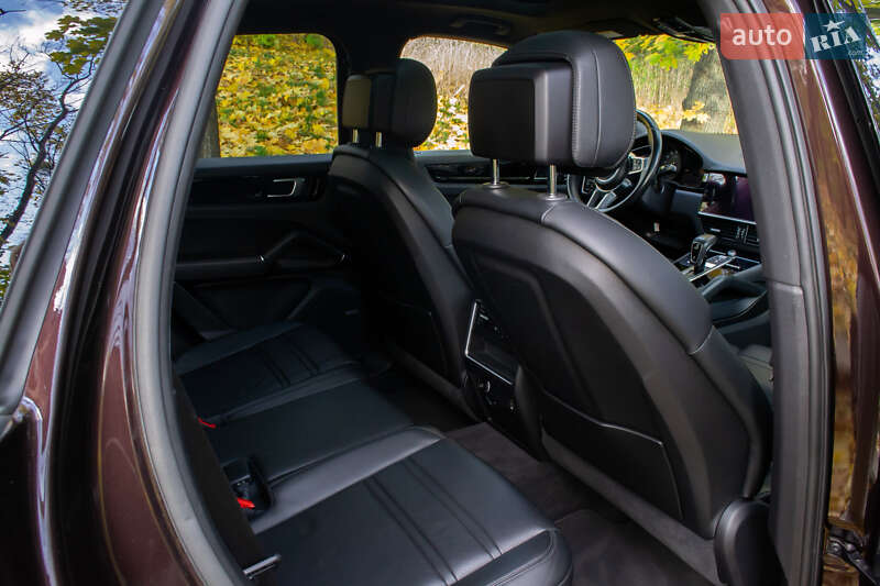 Внедорожник / Кроссовер Porsche Cayenne 2018 в Киеве