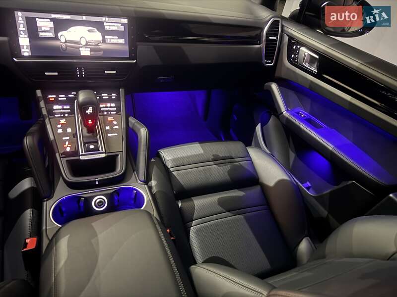 Внедорожник / Кроссовер Porsche Cayenne 2019 в Одессе