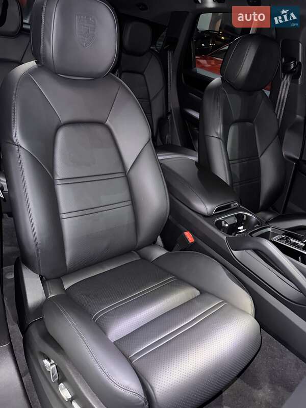 Внедорожник / Кроссовер Porsche Cayenne 2019 в Одессе