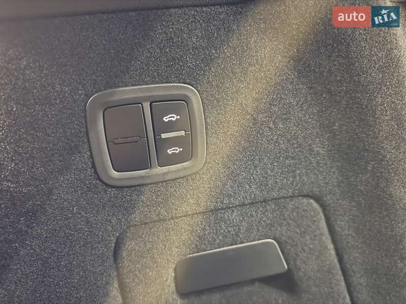 Внедорожник / Кроссовер Porsche Cayenne 2019 в Одессе