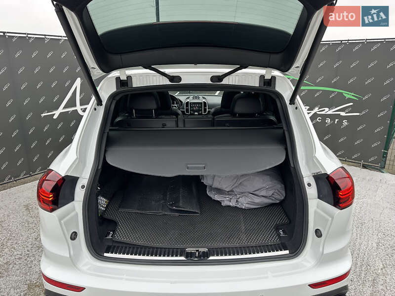 Внедорожник / Кроссовер Porsche Cayenne 2016 в Киеве фото 34 Внедорожник / Кроссовер Porsche Cayenne 2016 в Киеве