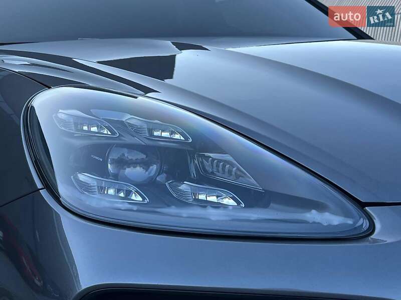 Позашляховик / Кросовер Porsche Cayenne 2019 в Львові