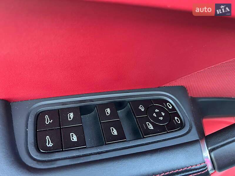 Позашляховик / Кросовер Porsche Cayenne 2019 в Львові