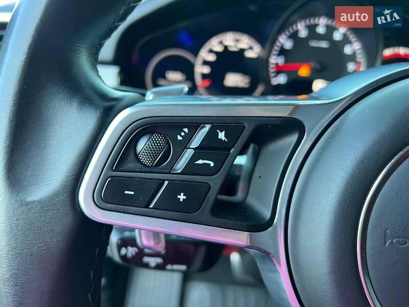 Позашляховик / Кросовер Porsche Cayenne 2019 в Львові