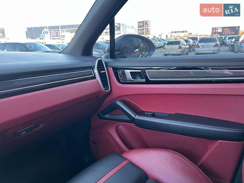 Позашляховик / Кросовер Porsche Cayenne 2019 в Львові