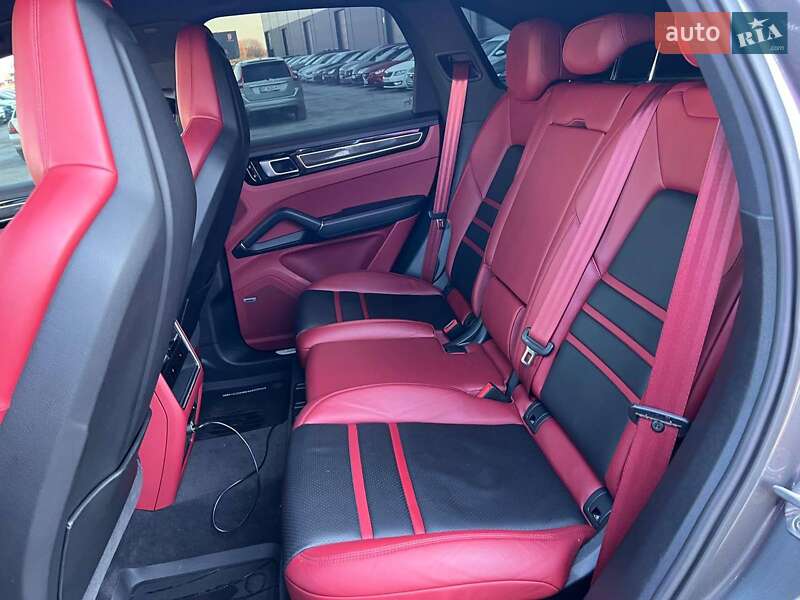Позашляховик / Кросовер Porsche Cayenne 2019 в Львові