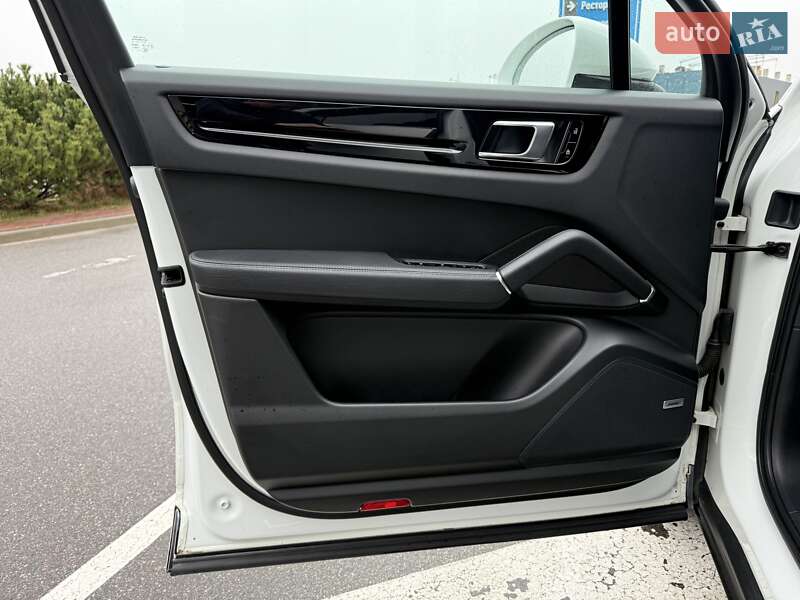 Позашляховик / Кросовер Porsche Cayenne 2020 в Києві