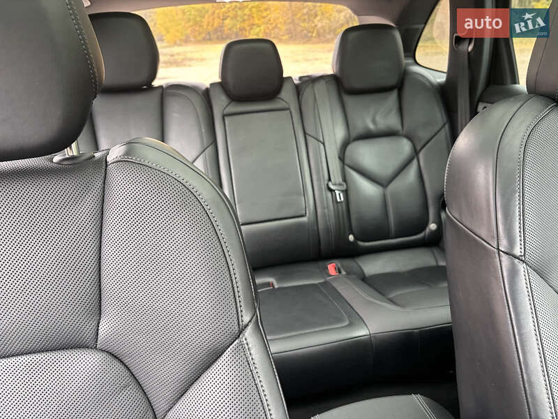 Позашляховик / Кросовер Porsche Cayenne 2015 в Ніжині