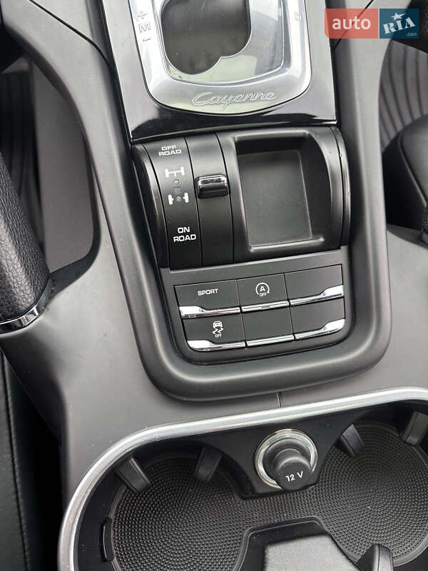 Позашляховик / Кросовер Porsche Cayenne 2015 в Ніжині