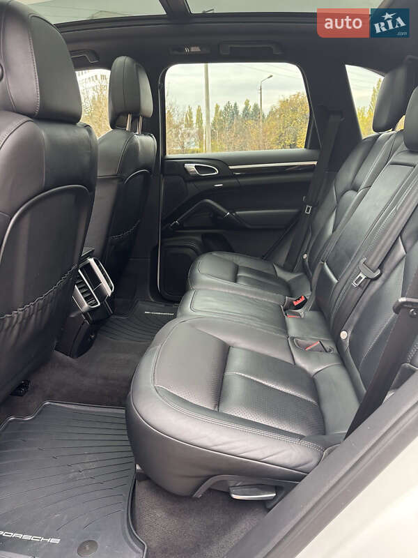 Позашляховик / Кросовер Porsche Cayenne 2015 в Ніжині