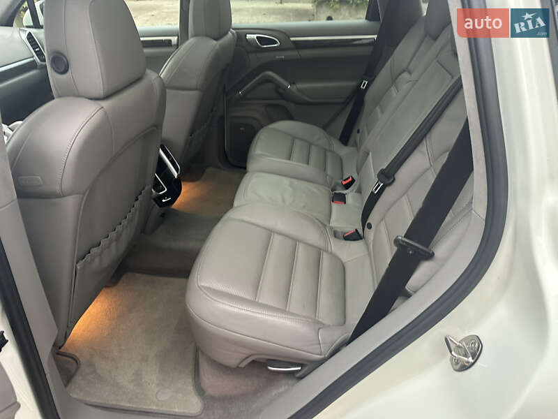 Внедорожник / Кроссовер Porsche Cayenne 2011 в Одессе фото 26 Внедорожник / Кроссовер Porsche Cayenne 2011 в Одессе