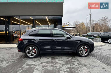 Внедорожник / Кроссовер Porsche Cayenne 2010 в Киеве