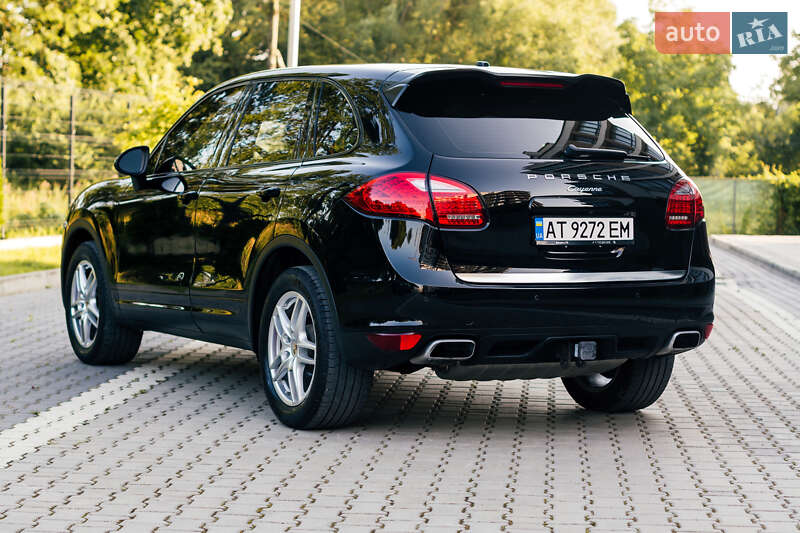 Позашляховик / Кросовер Porsche Cayenne 2012 в Івано-Франківську