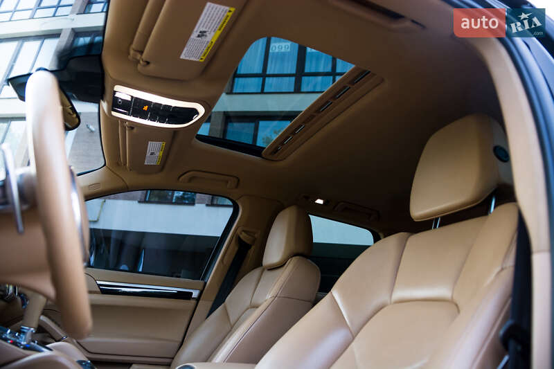 Позашляховик / Кросовер Porsche Cayenne 2012 в Івано-Франківську