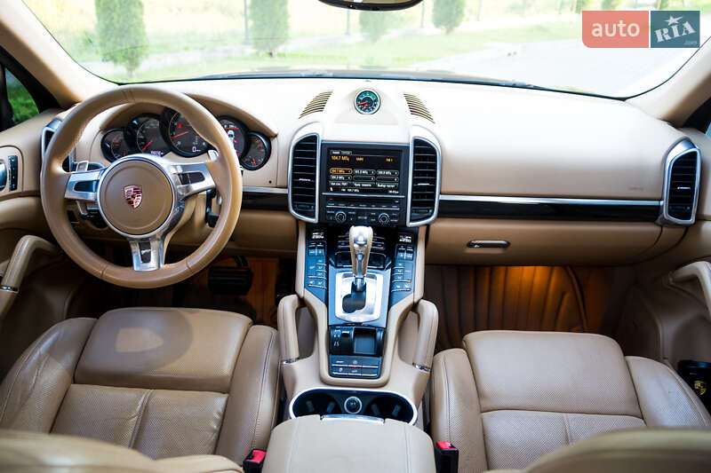 Позашляховик / Кросовер Porsche Cayenne 2012 в Івано-Франківську