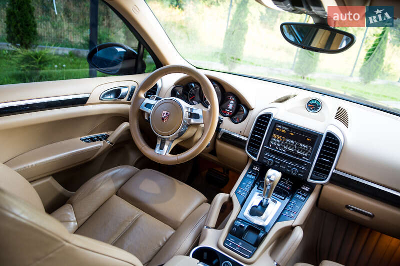 Позашляховик / Кросовер Porsche Cayenne 2012 в Івано-Франківську