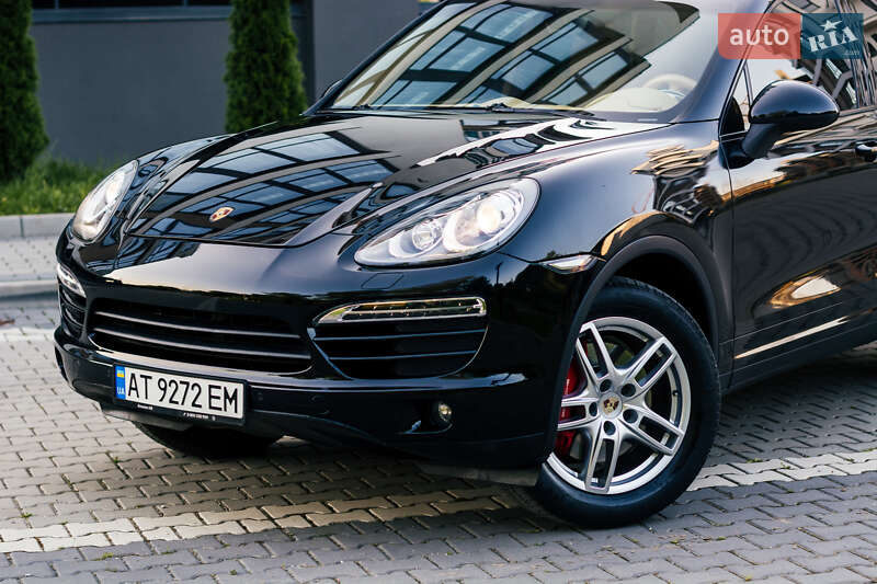 Позашляховик / Кросовер Porsche Cayenne 2012 в Івано-Франківську