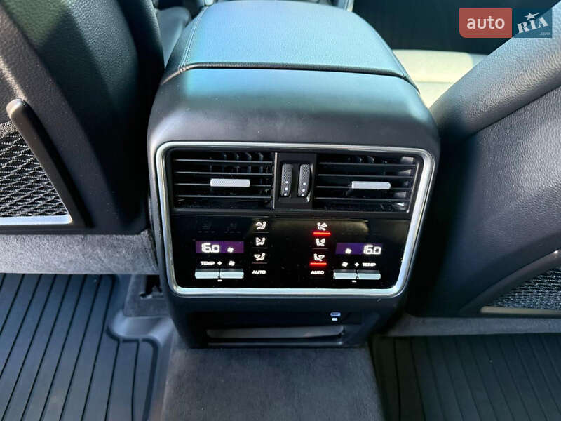 Внедорожник / Кроссовер Porsche Cayenne 2021 в Харькове