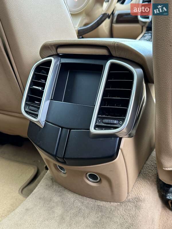 Позашляховик / Кросовер Porsche Cayenne 2014 в Білогородці фото 34 Позашляховик / Кросовер Porsche Cayenne 2014 в Білогородці