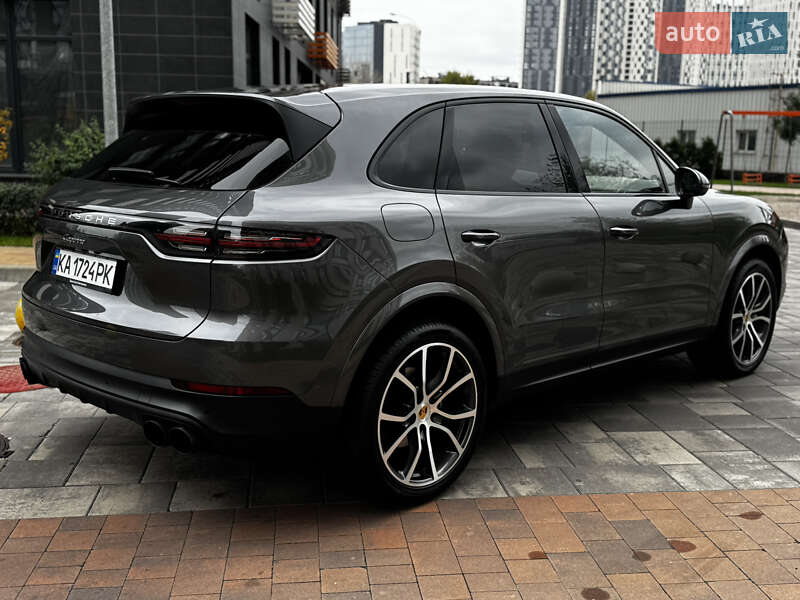 Внедорожник / Кроссовер Porsche Cayenne 2019 в Киеве