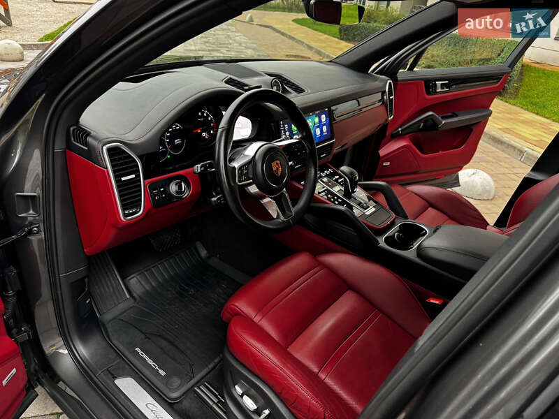 Внедорожник / Кроссовер Porsche Cayenne 2019 в Киеве