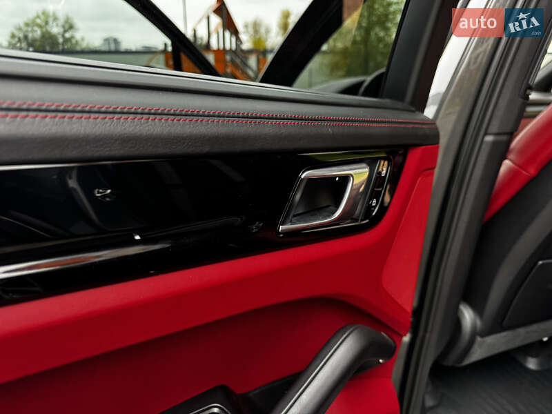 Внедорожник / Кроссовер Porsche Cayenne 2019 в Киеве