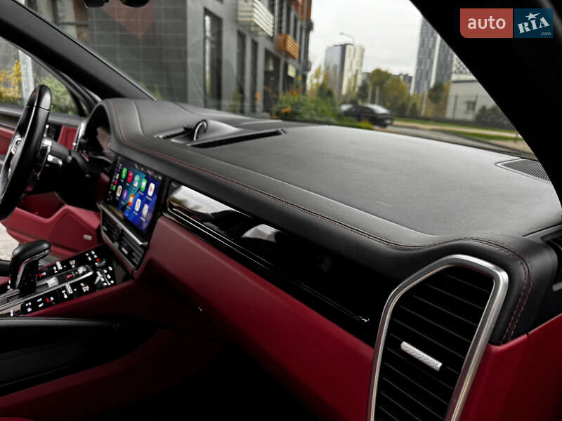 Внедорожник / Кроссовер Porsche Cayenne 2019 в Киеве