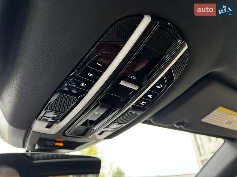 Внедорожник / Кроссовер Porsche Cayenne 2019 в Киеве