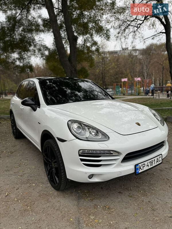Внедорожник / Кроссовер Porsche Cayenne 2012 в Днепре