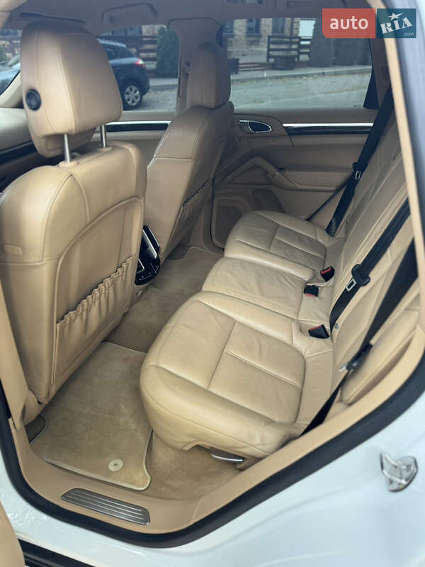 Внедорожник / Кроссовер Porsche Cayenne 2012 в Днепре