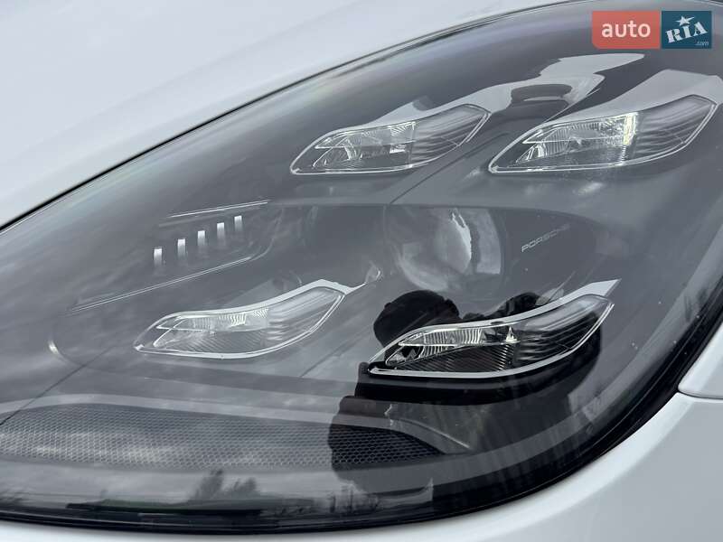 Внедорожник / Кроссовер Porsche Cayenne 2018 в Тернополе