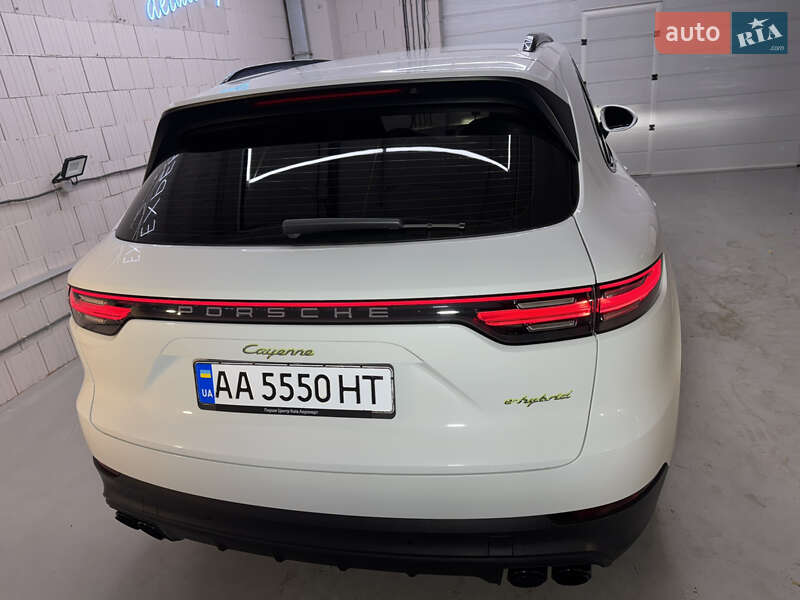 Внедорожник / Кроссовер Porsche Cayenne 2018 в Киеве