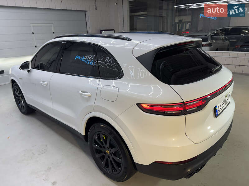 Внедорожник / Кроссовер Porsche Cayenne 2018 в Киеве