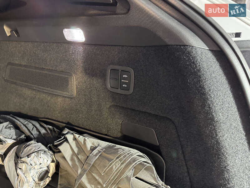 Внедорожник / Кроссовер Porsche Cayenne 2018 в Киеве