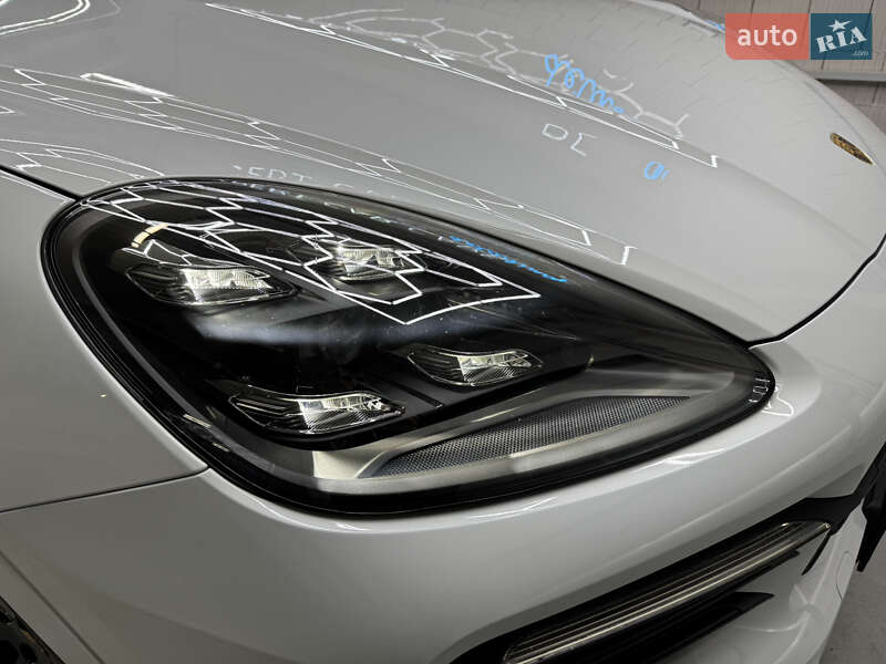 Внедорожник / Кроссовер Porsche Cayenne 2018 в Киеве